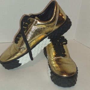 Kendall & Kylie Gold Foil Sneakers Sz 7